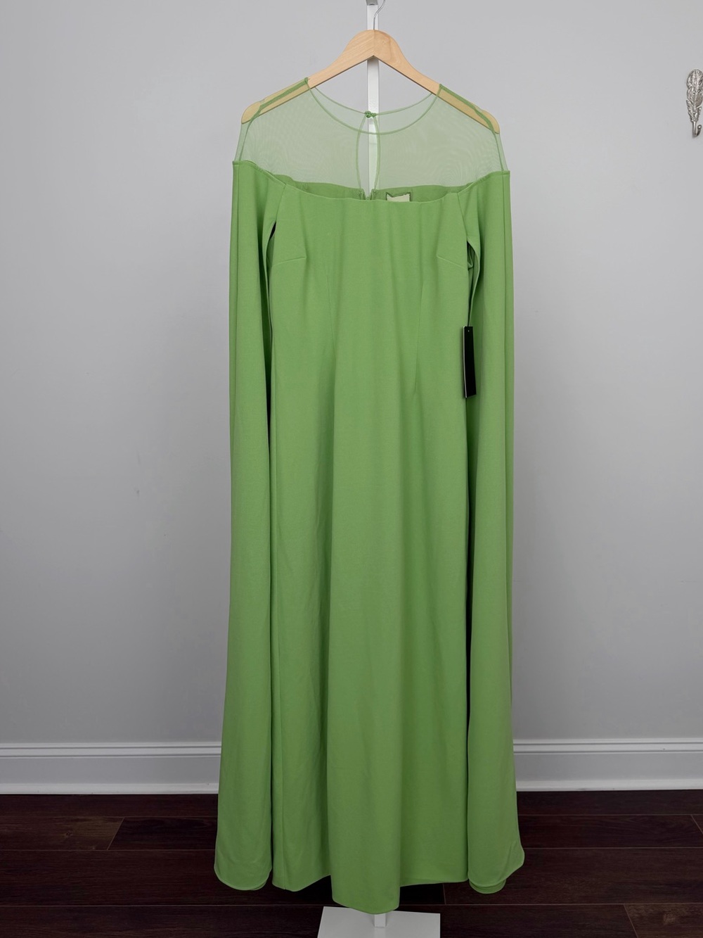 Tuckernuck Pistachio Estelle Cape Maxi Dress Size 8 - Picture 7 of 12